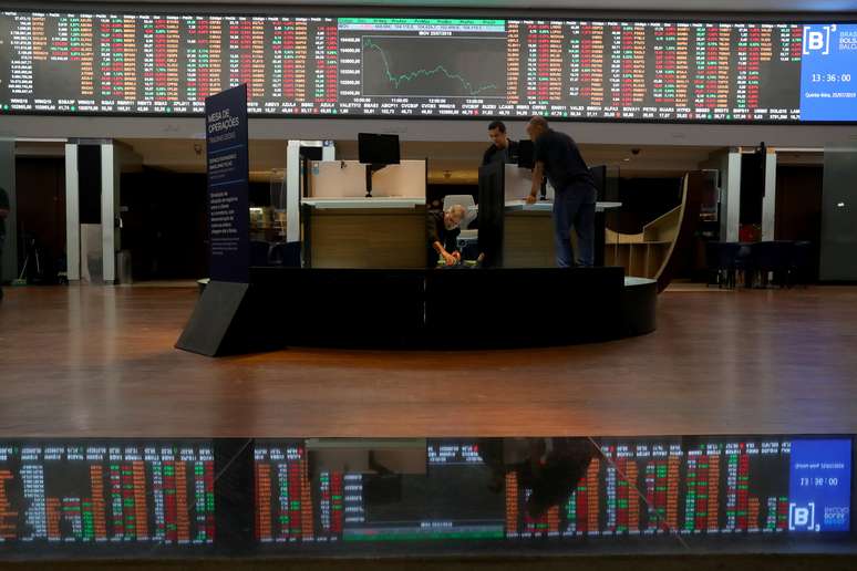 Painel eletrônico da Bovespa durante sessão, na sede dos escritórios da B3, em São Paulo. 25/7/2019. REUTERS/Amanda Perobelli 