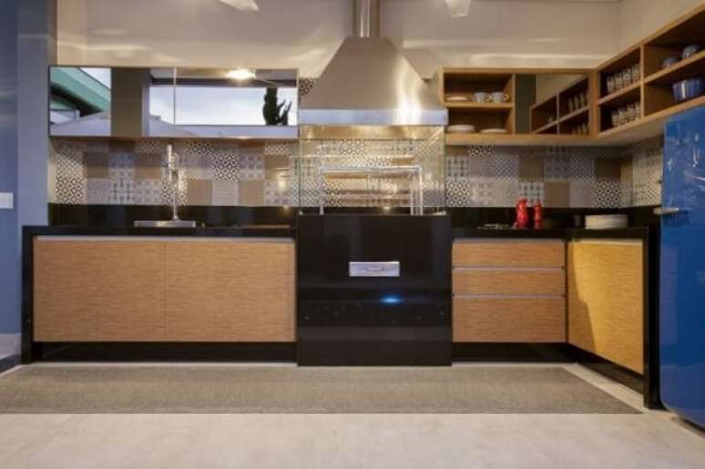 25. Para varanda gourmet invista em uma churrasqueira de vidro. Fonte: Casa e Festa