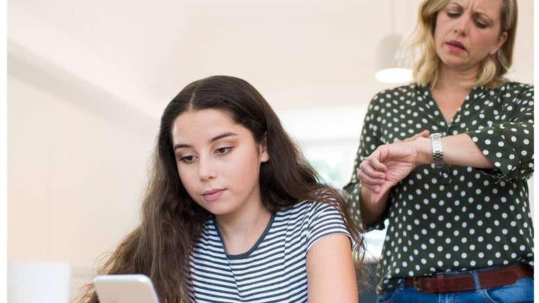 Na pesquisa, meninas disseram usar redes sociais com mais frequência que meninos