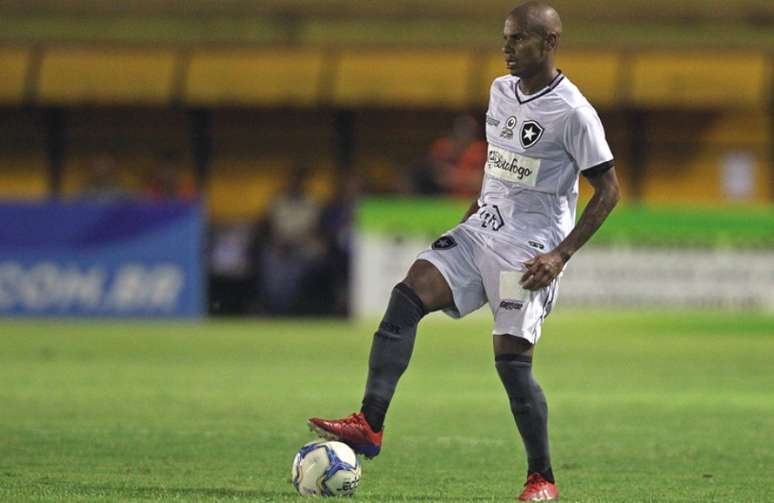 Rickson pode ser titular contra o Corinthians (Foto: Vitor Silva/SSPress/Botafogo)