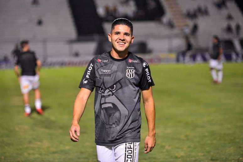 Diego Renan é jogador da Ponte Preta (Foto: Divulgação)