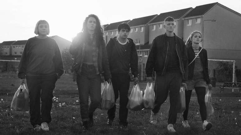 'A era rave ser&aacute; apreciada e entendida como algo t&atilde;o importante e influente quanto o punk', diz Kieran Hurley, autor da pe&ccedil;a que inspirou 'Beats'