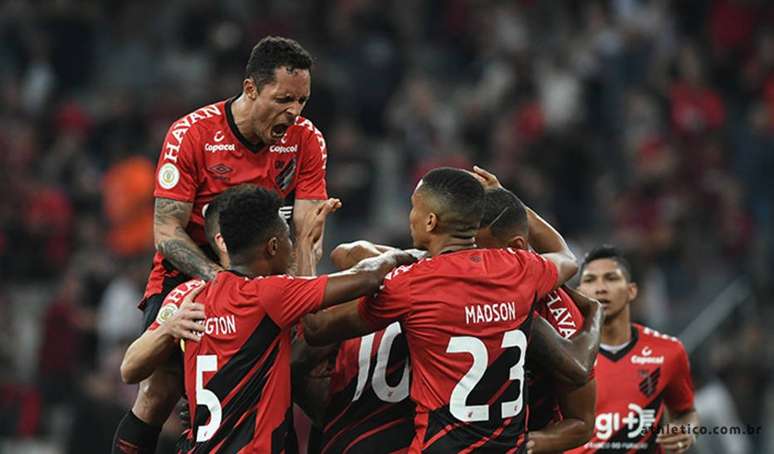 Athletico-PR derrotou o Atlético-MG por 1 a 0 na Arena da Baixada e quebrou sequência invicta do time mineiro