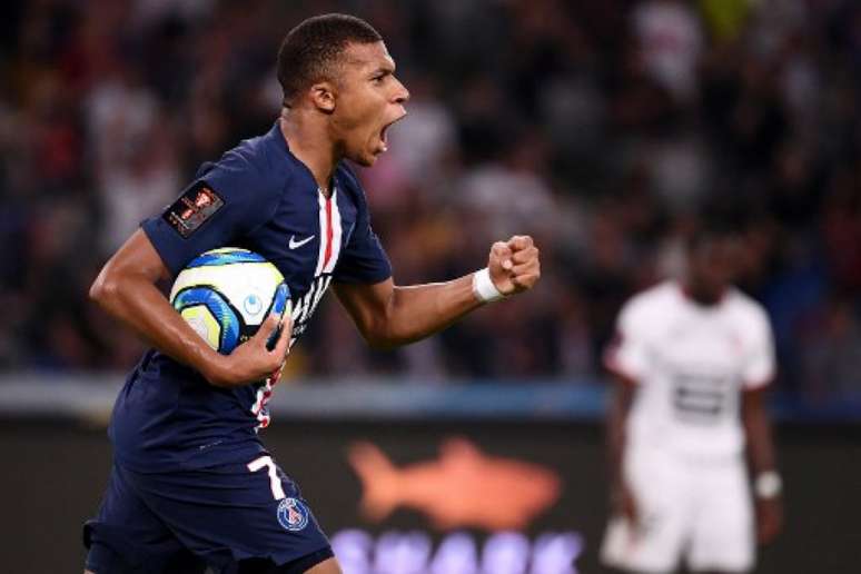 Mbappé é um dos principais jogadores do atual elenco do PSG (FRANCK FIFE/AFP)