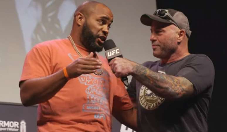 Cormier e Stipe Miocic fazem a luta principal do UFC 241 na noite deste sábad (Foto: Reprodução YouTube)
