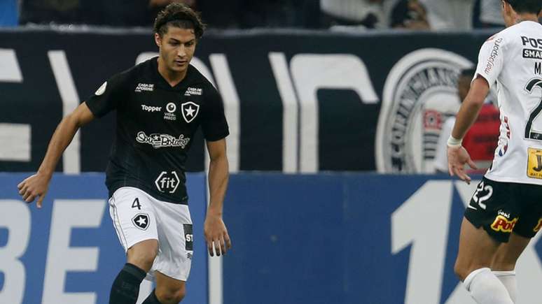 Marcinho é criado nas categorias de base do Botafogo (Foto: Vítor Silva/Botafogo)