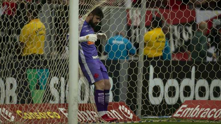 Fernando Miguel no clássico do Vasco com o Flamengo neste sábado (Foto: Myke Sena/Fotoarena/Lancepress!)