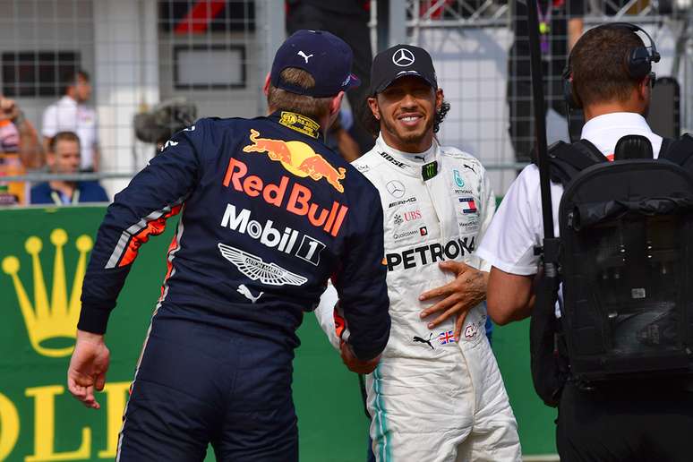 Hamilton quer desafio dos rivais: “Espero que o grid fique ainda mais próximo”