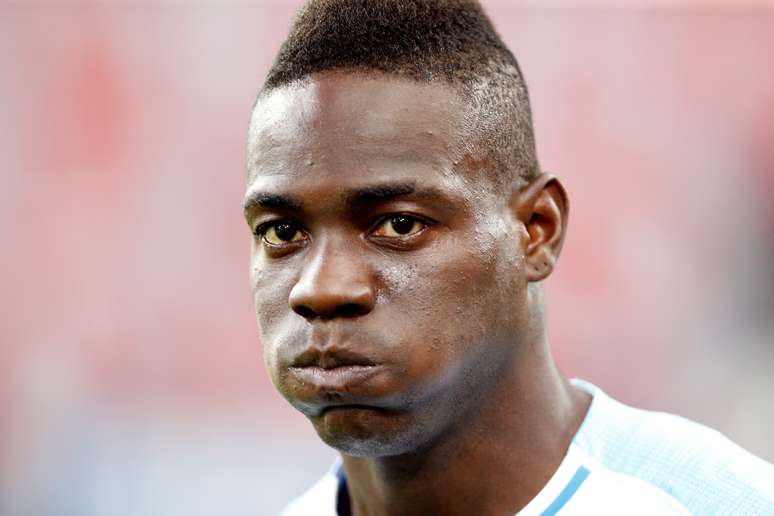 Mario Balotelli antes de partida entre o Olympique Marseille e o Lyon pelo Campeonato Francês
12/05/2019 REUTERS/Philippe Laurenson