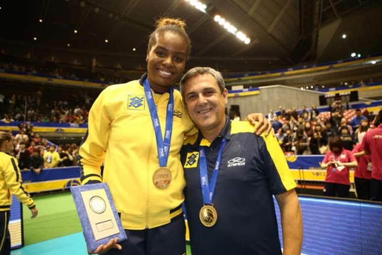 Fabiana ao lado de Zé Roberto (Foto: Divulgação)