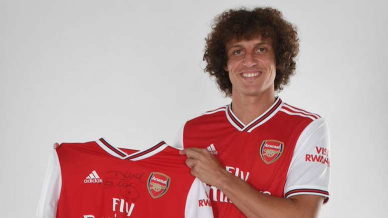 David Luiz assinou com o Arsenal no início do mês (Foto: Divulgação)