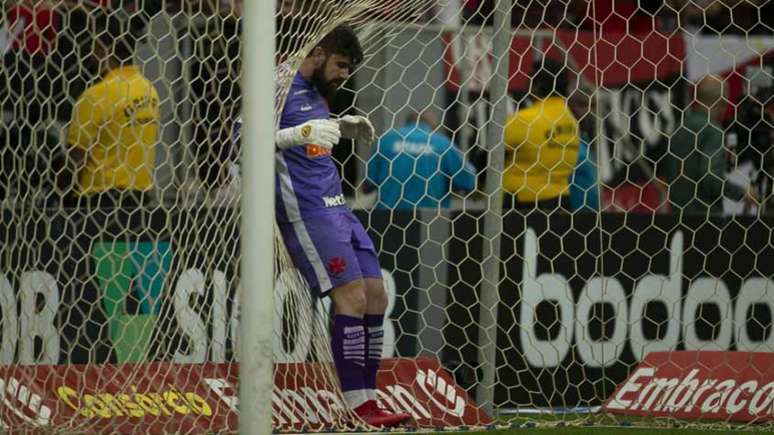 Vasco sofreu quatro gols do Flamengo na última rodada do Brasileirão (Foto: Myke Sena/Fotoarena/Lancepress!)