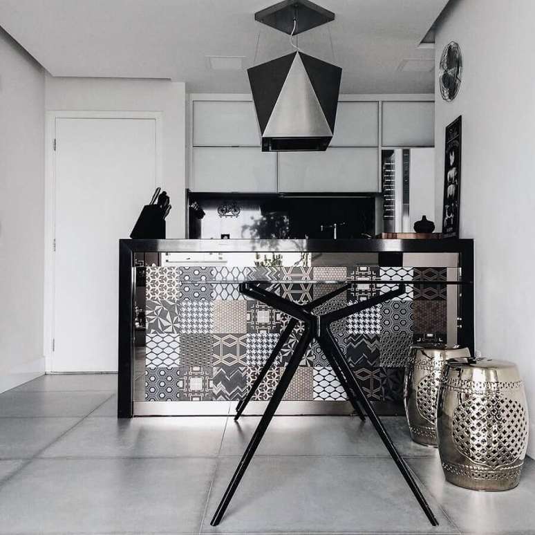 22. Garden seat prateado levando um toque moderno na decora&ccedil;&atilde;o &ndash; Foto: Dicas Decor