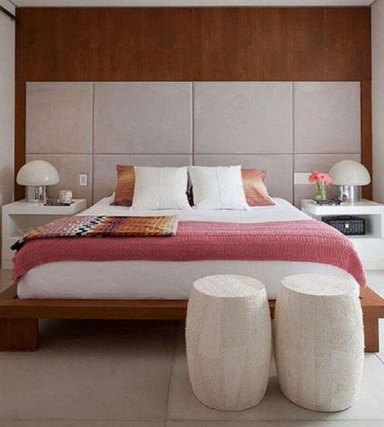 7. Os garden seat no quarto al&eacute;m de serem usados como criado mudo, eles tamb&eacute;m podem ser usados no p&eacute; da cama como um lindo objeto de decora&ccedil;&atilde;o &ndash; Foto: Jerusalem House