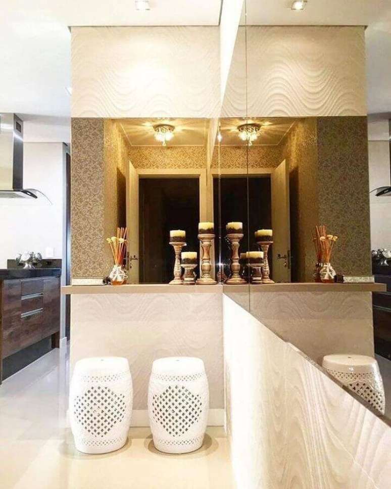 32. O garden seat tamb&eacute;m pode ser usado em ambientes bem sofisticados &ndash; Foto: Frente & Verso Arquitetura