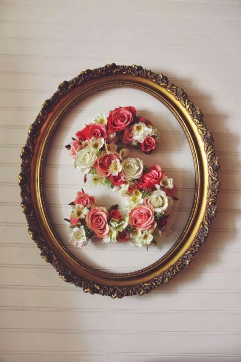 7. Moldes de letras com flores para decorar o ambiente – Por: Pinterest