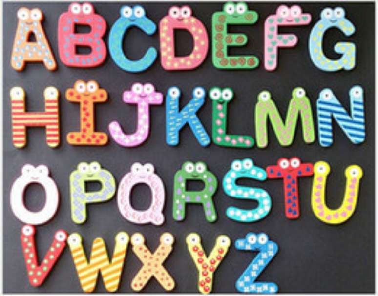 16. Moldes de letras para ensinar as crianças o alfabeto – Por: Pinterest