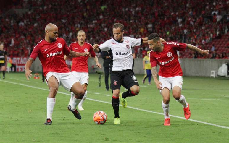 Douglas Baggio tem previsão de retornar em quatro semanas (Foto: Divulgação/Brasil de Pelotas)