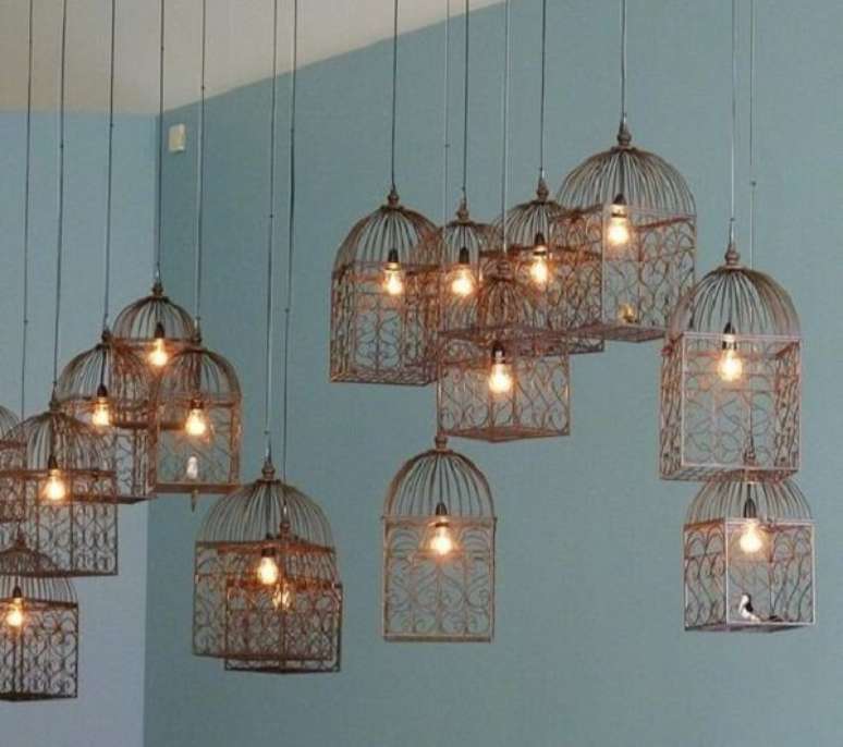 27. Diversas gaiolas decorativas utilizadas como luminárias. Fonte: Pinterest