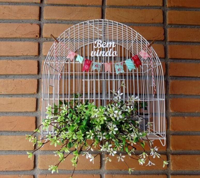 42. Gaiolas decoradas para entrada de casa. Fonte: Pinterest