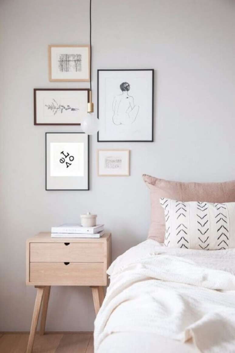 48. Decoração minimalista com pendente para quarto de casal – Foto: Pinterest
