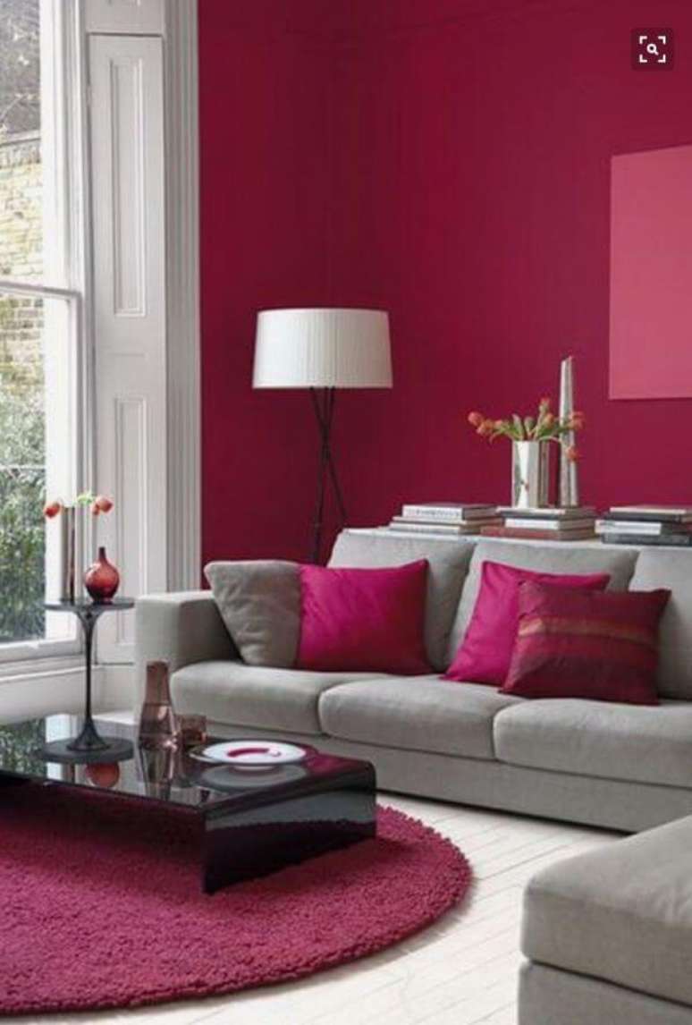 13. Quem gosta de cores fortes, pode criar ambientes com pinturas de casas modernas pink – Por: Pinterest