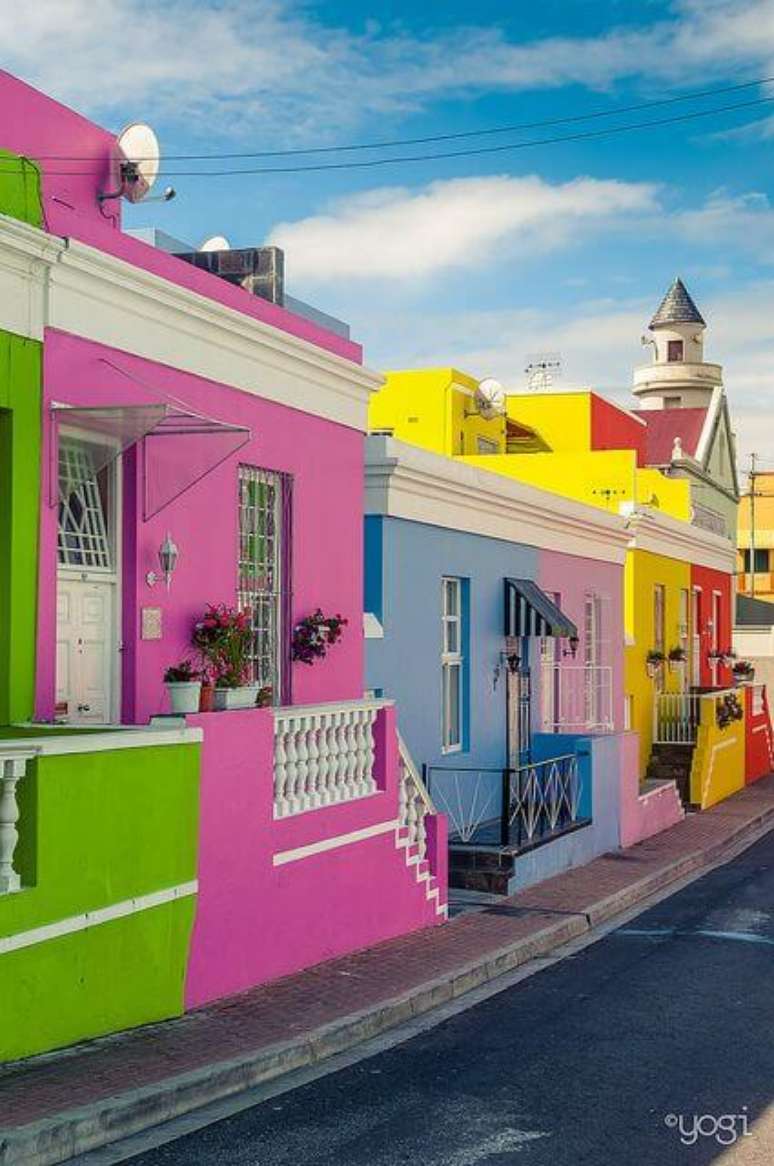 27. As pinturas de casas coloridas são super chamativas e lindas – Por: Copy e Paste