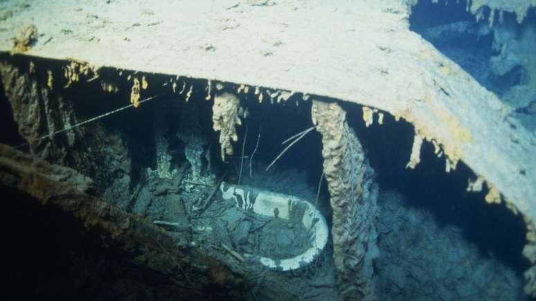 A banheira do capitão, fotografada durante uma expedição em 1996, se perdeu