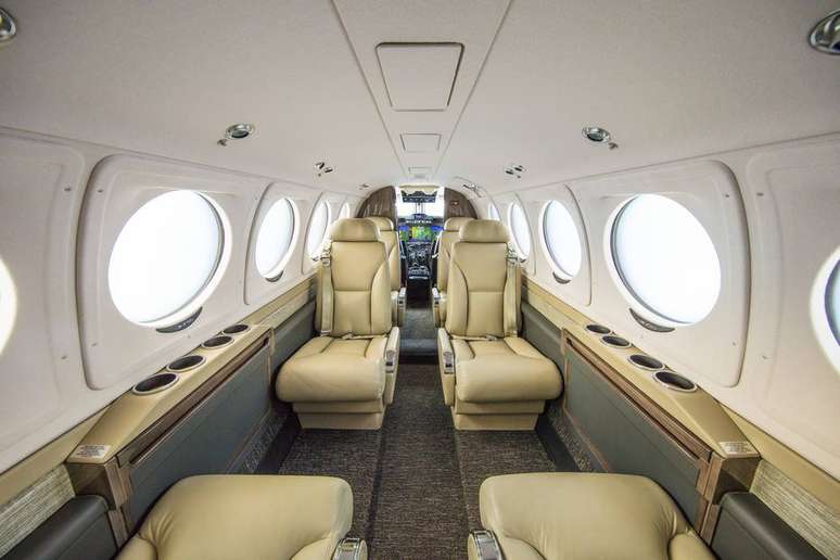 O modelo da Beechcraft, vendido no Brasil pela TAM, tem capacidade para oito passageiros 