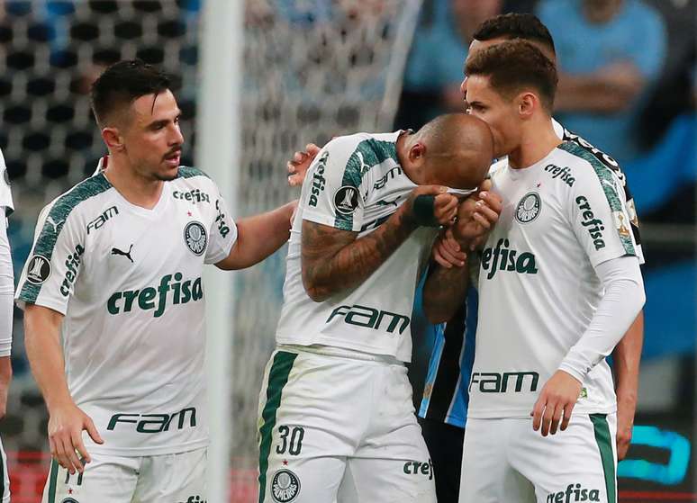 Felipe Melo reage após expulsão contra o Palmeiras