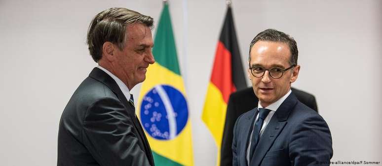 Jair Bolsonaro e o ministro do Exterior alemão, Heiko Maas, em encontro em Brasília, em abril de 2019