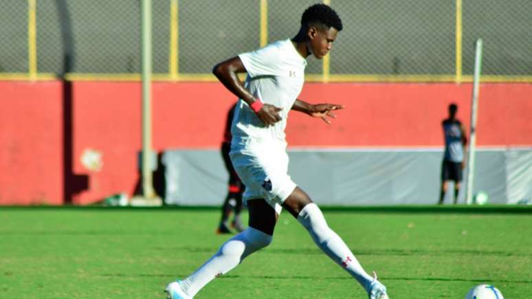 João Cipriano em ação pela equipe sub-17 do Fluminense (Foto: Mailson Santana/Fluminense)