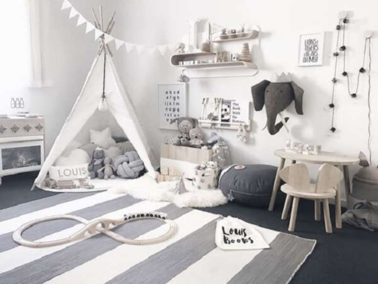51. A cabaninha infantil cria um ambiente l&uacute;dico para a crian&ccedil;a. Fonte: Pinterest