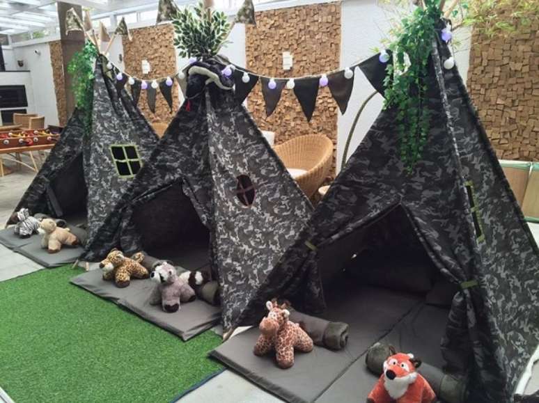 11. Cabaninha infantil camuflada para festa do pijama. Fonte: Pinterest