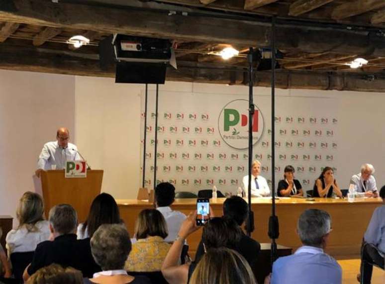 PD divulga condições para diálogo com M5S na Itália
