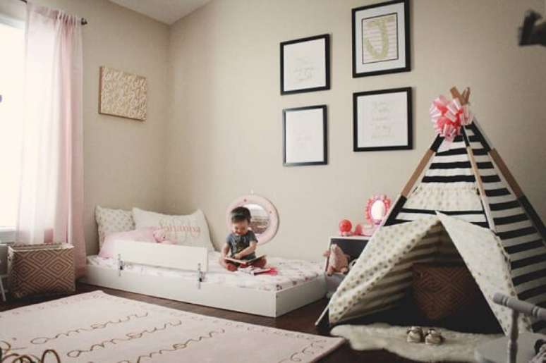 28. A cabaninha infantil faz parte do modelo de quarto montessoriano. Fonte: Pinterest