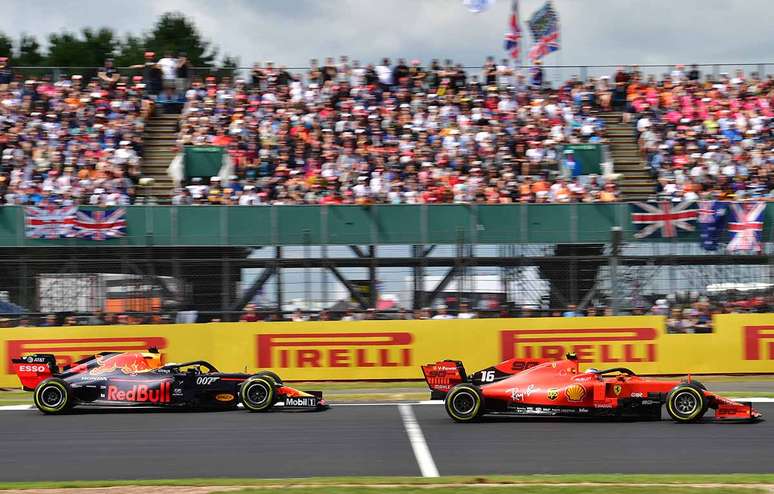 Verstappen fala sobre rivalidade antiga com Leclerc