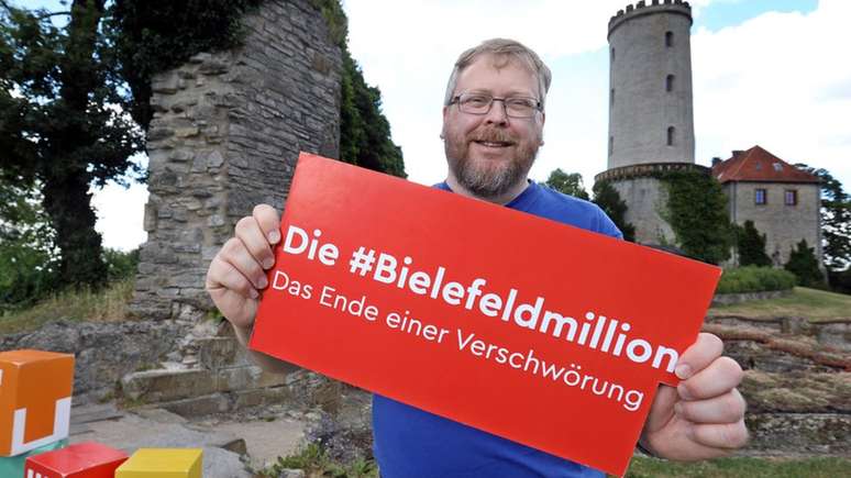Achim Held, responsável pela 'teoria conspiratória' de que Bielenfeld não existe, foi recrutado para campanha de marketing da cidade