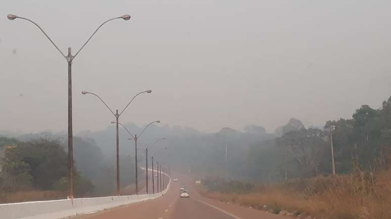"Céu? Aqui não tem, só temos fumaça", ironiza o físico Artur Moret, pesquisador da Fundação Universidade Federal de Rondônia