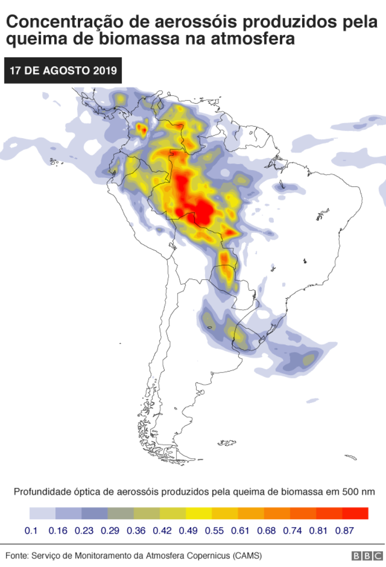Mapa mostra previsão de fumaça no Brasil (Aerosol liberado com queima de biomassa em profundidade óptica de 550 nm) no dia 17 de agosto