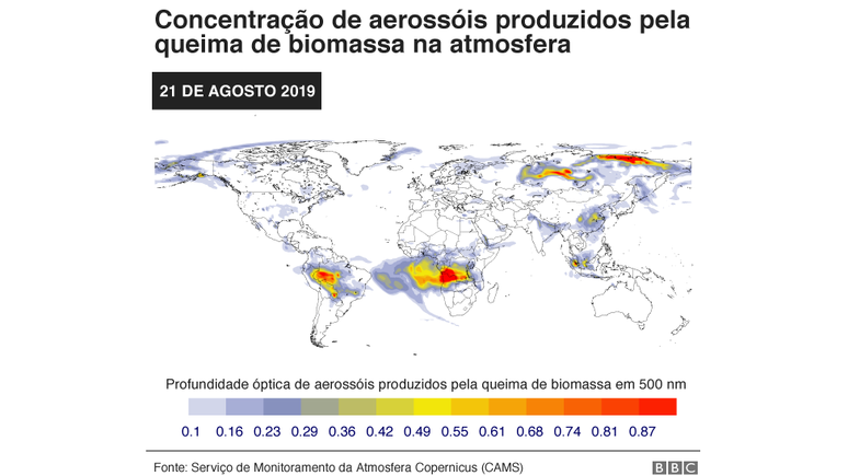 Mapa mostra previsão de fumaça no mundo (Aerosol liberado com queima de biomassa em profundidade óptica de 550 nm) no dia 21 de agosto