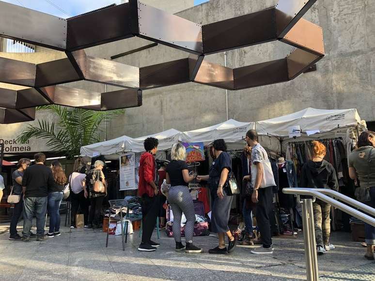 Breshow, feira de brechós que ocorre no Pátio Metrô São Bento.