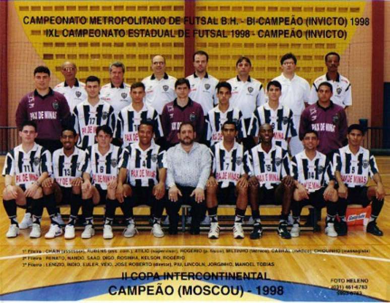 Miltinho(o terceiro em pé da direita para a esquerda) levou o Galo ao título mundial de clubes no futsal-(Divulgação/Atlético-MG)