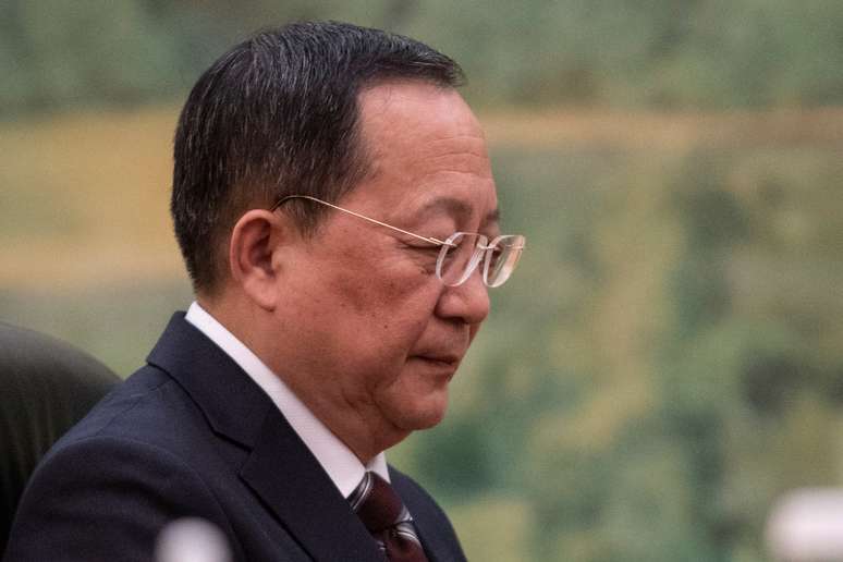 Ministro das Rela&ccedil;&otilde;es Exteriores norte-coreano, Ri Yong Ho
07/12/2018
Fred Dufour/Pool via REUTERS