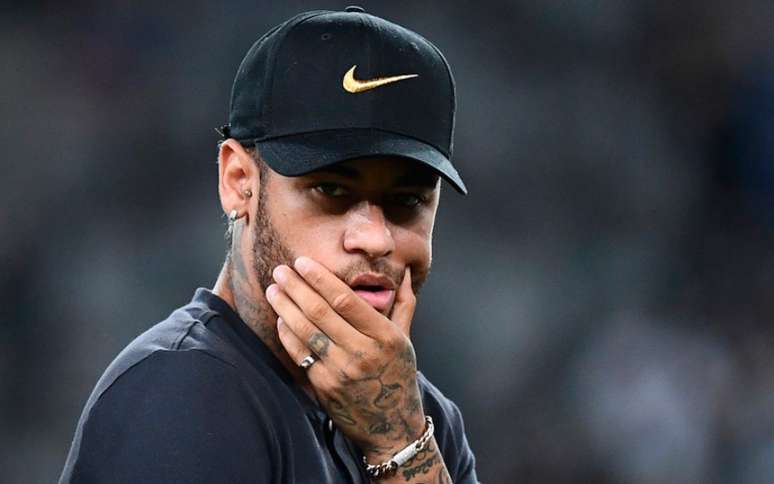 Neymar terá o futuro definido até o dia 2 de setembro (fechamento da janela) (Foto: FRANCK FIFE/AFP)