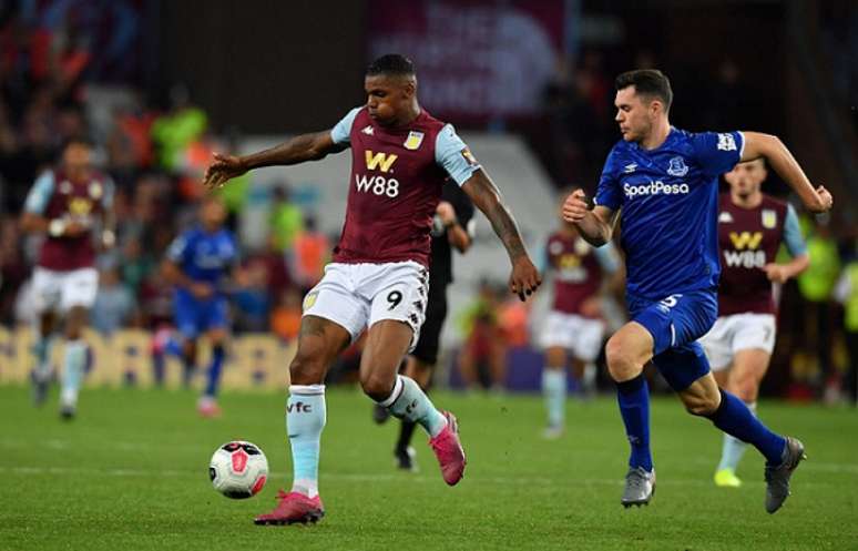 Wesley durante a partida contra o Everton (Foto: AFP)