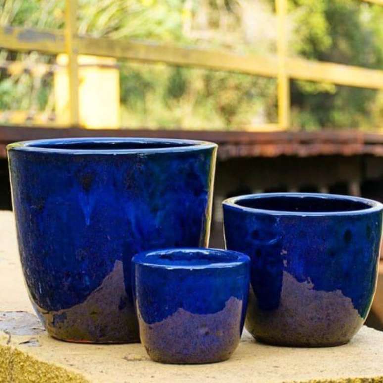 39. Escolha o vaso vietnamita azul para destacar a sua decoração – Por: Picdeer