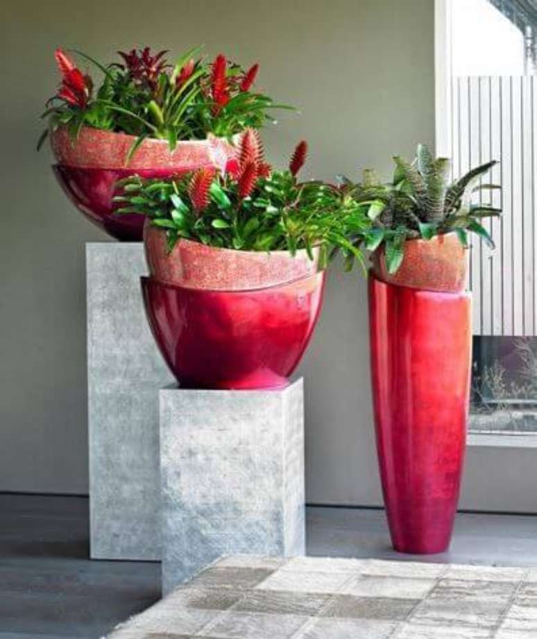 14. O vaso vietnamita vermelho é lindo para destacar a sua decoração – Por: Pinterest