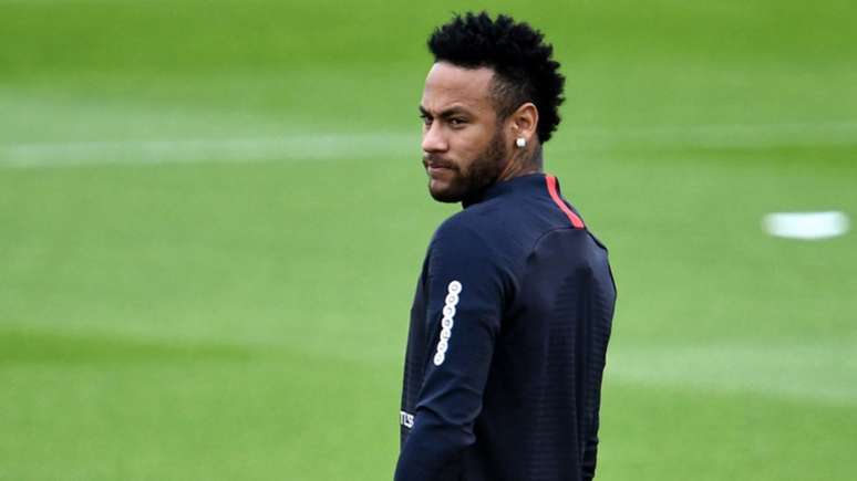 Neymar durante os treinamentos do PSG (Foto: FRANCK FIFE / AFP)