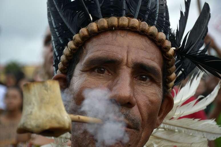 Grupos em defesa do meio ambiente, representantes de grupos indígenas e populares protestam em favor da Amazônia e contra a política ambiental do governo Bolsonaro